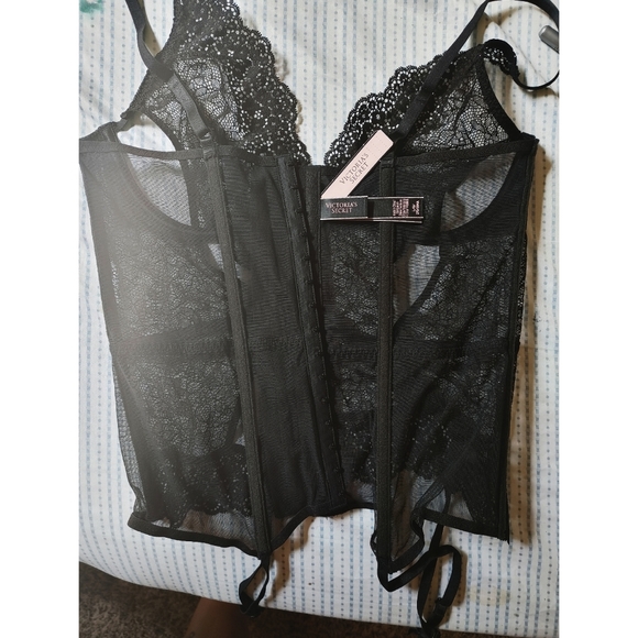 Victoria's secret black floral embroidered corset - Picture 3 of 5
